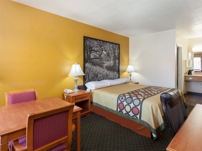 Super 8 By Wyndham Bakersfield South Ca Motel Buitenkant foto