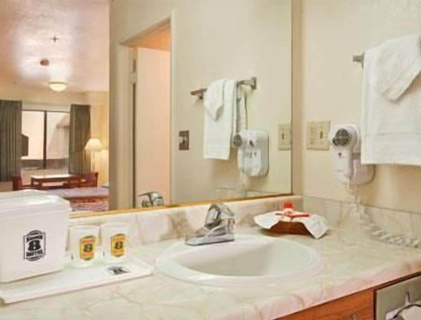 Super 8 By Wyndham Bakersfield South Ca Motel Buitenkant foto