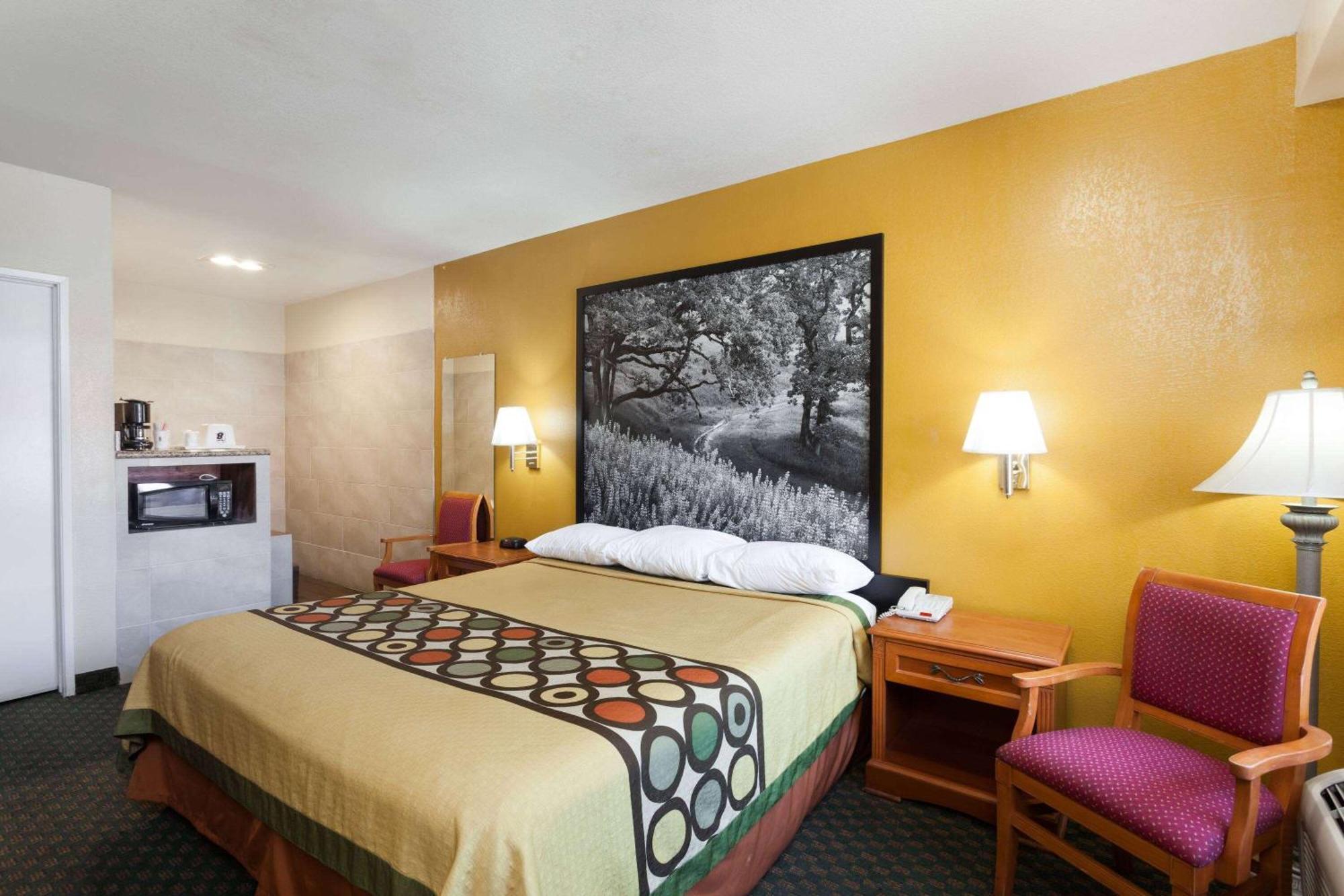 Super 8 By Wyndham Bakersfield South Ca Motel Buitenkant foto
