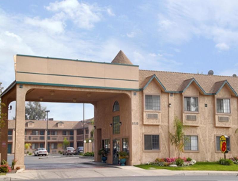 Super 8 By Wyndham Bakersfield South Ca Motel Buitenkant foto